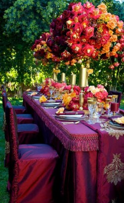 Warna Kunyit dan Terung, Diprediksi Jadi Tren Dekorasi Pernikahan 2016