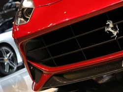 Tak Sanggup Beli Ferrari? Beli Sahamnya Saja