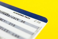 Jangan Posting Foto Tiket di Sosmed! Ini Alasannya