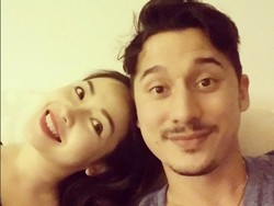 Pose Mesra Lain Nino Fernandez-Chef Marinka