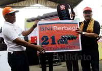 BNI Berbagi Motor 3 Roda dan Beasiswa di Sumbar