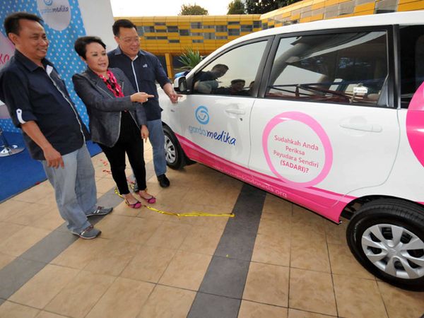 Bantuan Mobil untuk Yayasan Daya Dara Indonesia