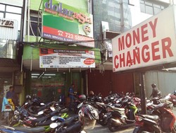 Dolar AS Lesu, Money Changer di Jaksel Mulai Sepi