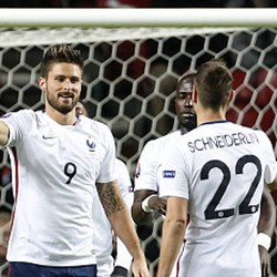 Prancis Kalahkan Denmark 2-1