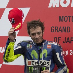 Rossi Abaikan Hitung-hitungan, Cuma Fokus Finis di Depan Lorenzo