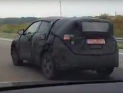 Crossover Toyota C-HR Terekam Kamera Dites di Jalan