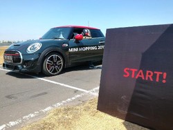 Mencicipi Mobil MINI Paling Tercepat, John Cooper Works