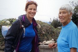 Luar Biasa, Nenek 82 Tahun Trekking 707 Km di Spanyol