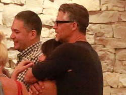 Sandra Bullock Pamer Kemesraan dengan Pacar Baru