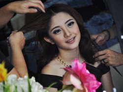 Aneh! Natalie Zenn Bisa Tidur dengan Mata Terbuka