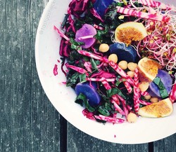 Desainer Ini Tampilkan Menu Vegetarian dengan Warna Semarak