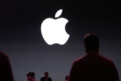 Menkominfo Ketemu Apple di Kantor Polhukam, Ada Apa?