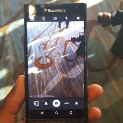 Kamera Belakang BlackBerry Android Priv 21 MP?