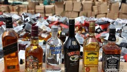 DPR Bentuk Pansus RUU Larangan Minol