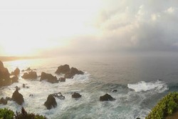 Libur Akhir Pekan di Pantai Karangtawulan, Tasikmalaya