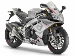 2 Legenda Motor Italia Resmi Meluncur di Indonesia