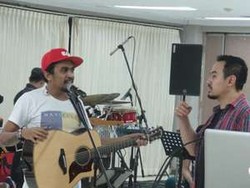 H-2 Konser, Glenn Fredly Grogi Campur Senang