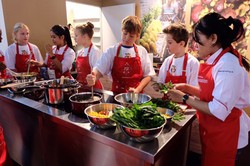 Di Classroom of The Future Indonesia Tampilkan Bubur Manado dan Asinan Jakarta