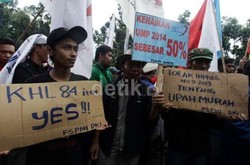 Buruh Tak Setuju Formula Upah Jokowi: Kenaikannya Kecil