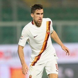 Roma Tak Akan Lepas Strootman