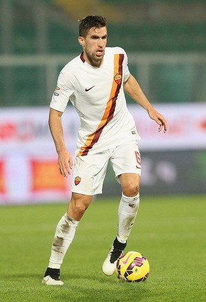 Roma Tak Akan Lepas Strootman