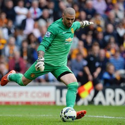 Valdes Tinggalkan MU pada Januari