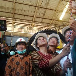 Ke Cirebon, Rini Soemarno Blusukan ke Pabrik Gula