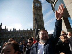 Seniman Kontroversial Tiongkok Ai Weiwei Rilis Memoar di 2017
