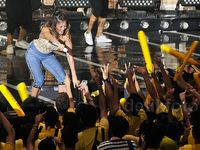 Konser Intim dan Penuh Energi Agnez MO
