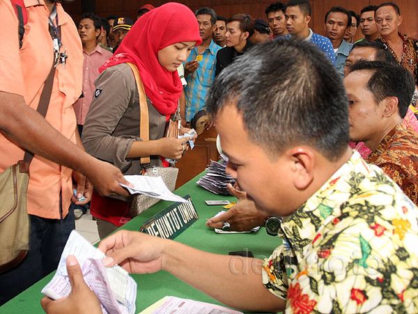 Pelanggar Lalu Lintas Jalani Sidang Tilang