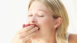 Kerupuk Tawon Hingga Es Krim Wasabi, Camilan Unik dari Penjuru Dunia (1)