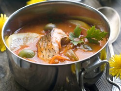 Slurp! Hangat Segar, Seporsi Sop Ikan Gurame Gurih untuk Makan Siang