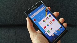 BlackBerry Android Dipastikan Pakai Baterai Bongsor