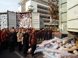 Banyak Tekstil Impor Ilegal Lolos Dari Pelabuhan, Ini Modusnya