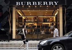 Tak Hanya Louis Vuitton, Omzet Burberry Juga Jeblok