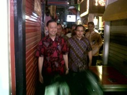 Mendag Lembong Blusukan ke Pasar Santa