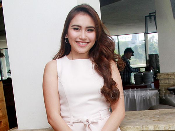 Simple tapi Cantik ala Ayu Ting Ting