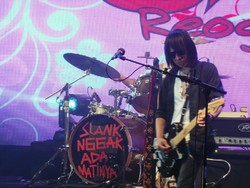 Muncul Tiba-tiba, Abdee Negara Sempurnakan Konser Slank Reog N Roll
