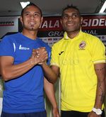 Atep dan Tibo Salam Komando Jelang Final Piala Presiden