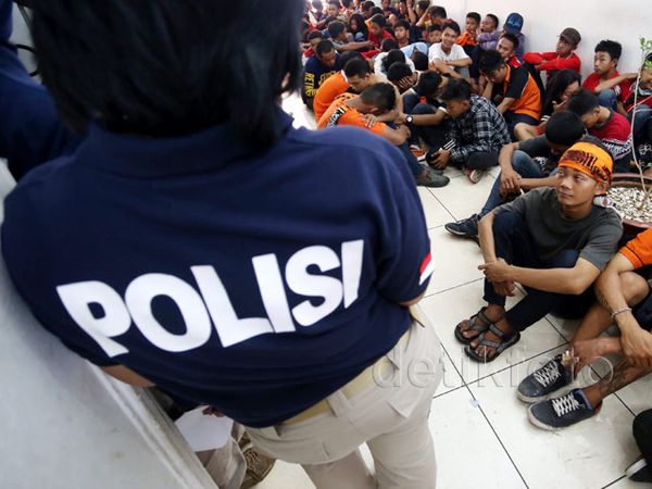 Sejumlah Perusuh Diamankan di Polda Metro