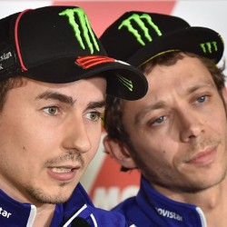 Rossi dan Lorenzo: Tinggal Dua Seri, Siapa Jadi Juara?