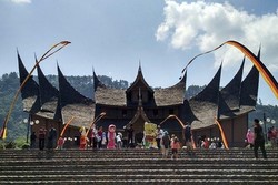 Istana Basa Pagaruyung, Ikon Sejarah Sumatera Barat