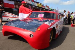 Mobil Buatan ITS Surabaya Berlaga di Lomba Mobil Tenaga Surya Darwin-Adelaide