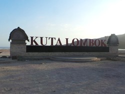 Bukan di Kuta Bali, Ini di Kuta Lombok