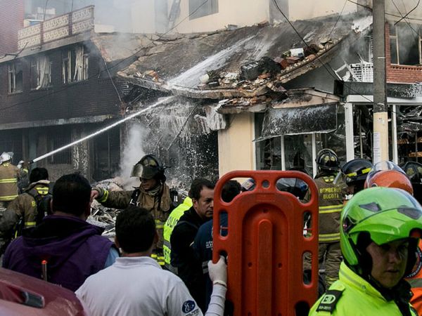 Pesawat Kecil Tabrak Toko Roti di Bogota