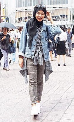 Foto: Gaya Hijab Mahasiswi Indonesia yang Juara 1 Kontes Menyanyi di Jepang