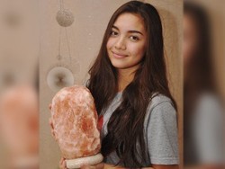 Angela Gilsha Diam-diam Punya Koleksi Gemstone