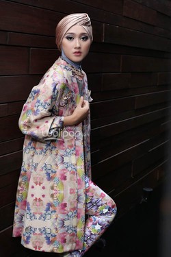 Siap Tampil di JFW 2016, Dian Pelangi Gandeng 2 Desainer Inggris