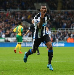 Pesta Gol Tandai Kemenangan Pertama Newcastle, Wijnaldum Sumbang 4 Gol