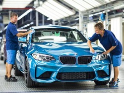 Mobil Balap Jalanan BMW M2 Mulai Diproduksi